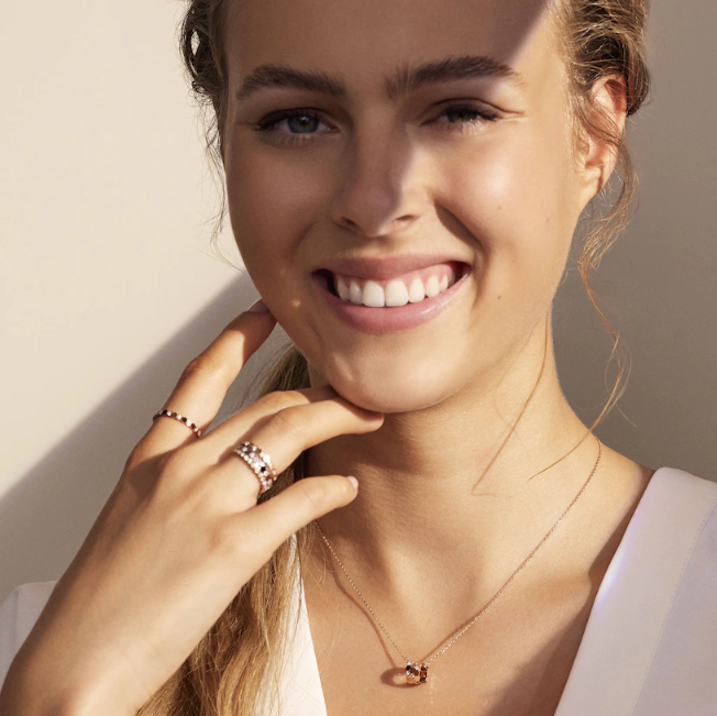 BEE MY LOVE PENDANT SMALL MODEL Rose gold, diamonds